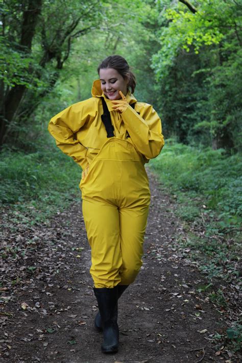 Yellow Rubber Rainsuit With Gloves Wwgfa Reloaded The Glove Fetish Paradise