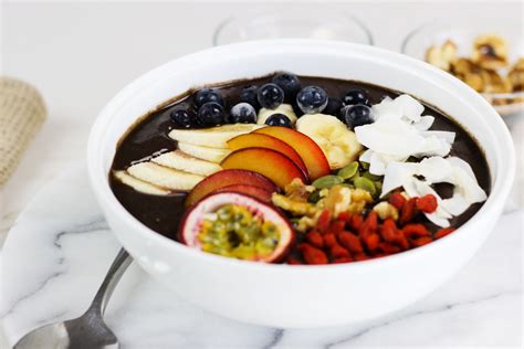 Acai Berry Bowl — Chloe Moir Nutrition | Acai berry bowl, Acai berry, Berry bowl