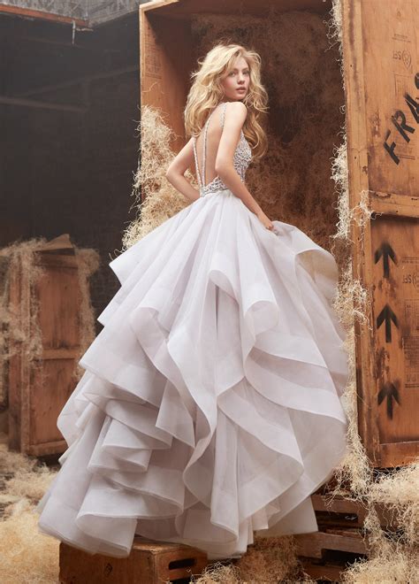 4-most-beautiful-wedding-gown-designers-for-chic-brides