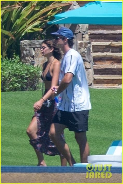 Kristen stewart, robert pattinson, taylor lautner, xavier samuel. Jacob Elordi Grabs A Little Lunch With Kaia Gerber in Cabo ...
