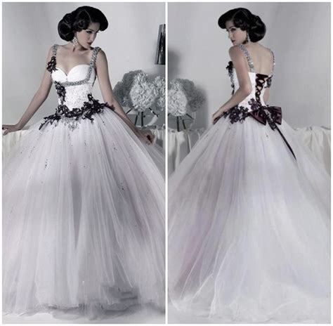 Victorian Gothic Wedding Dress 2016 Ball Gown Tulle