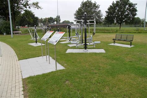 Outdoor fitness & park equipment. Outdoor-Fitness-Park in Melle mit Geräten von FREISPORT