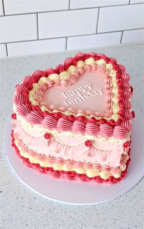 50 Vintage Inspired Lambeth Cakes Thatre So Trendy Pink Heart