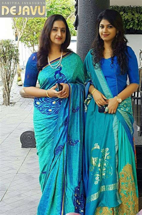 Pin By Sanju On Sari Mother Daughter Dresses Matching Mom Daughter Outfits Mother Daughter Dress