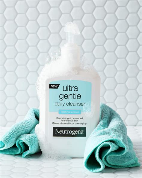 Neutrogena Ultra Gentle Daily Facial Cleanser For Sensitive Skin Oil