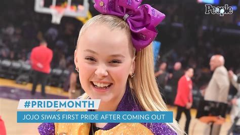 Jojo Siwa Says Shes Trying So Bad To Get Kissing Scene With A Man