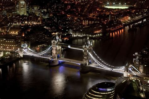 England ist der größte und am dichtesten besiedelte landesteil im vereinigten königreich im nordwesten europas. Foto London England Brücken Nacht Flusse Von oben Städte