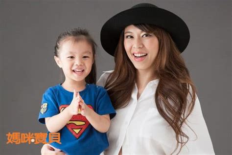 Contact 陳詩欣 ayanbubi on messenger. 陳詩欣升格新手媽媽 幸福4人行 | 親子類 | 雜誌出版推薦 | 華人健康網