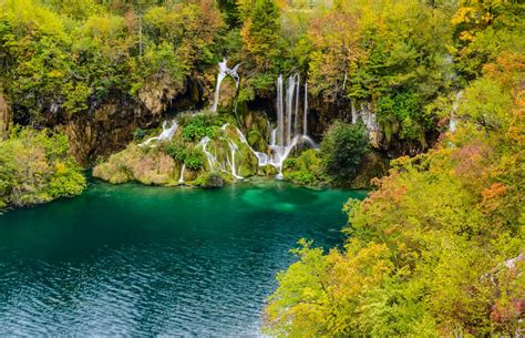 Der nationalpark plitvicer seen ˌplɪtvɪt͡sɐ ˈzeːən (kroatisch nacionalni park plitvička jezera, umgangssprachlich plitvice, dt. Untere Seen 3, Nationalpark Plitvicer Seen, Kroatien Foto ...