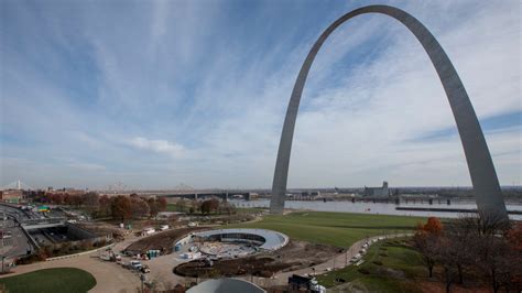 St. Louis Reconnects With the Gateway Arch and Its Pioneer Spirit - The