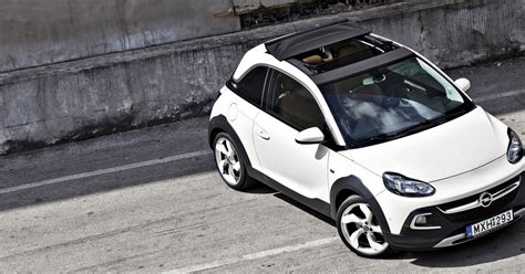 Na szczęście odmiana rocks już nie jest tak nieskazitelna. Kratki test: Opel Adam Rocks 1.0 Turbo (85 kW) - Testi ...