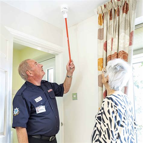 royal berkshire fire and rescue service urges residents to maintain and test their smoke alarms