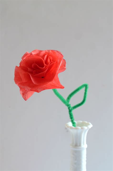 Using fun and floral accents with our diy kits, you can easily make paper flowers for your home, party or gift. DIY Tissue Paper Flowers