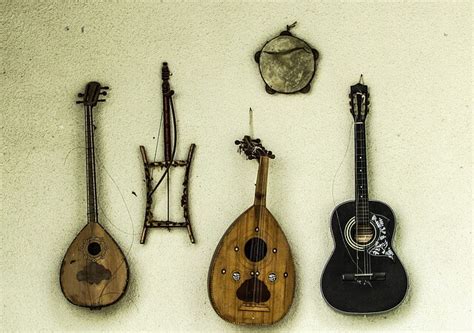 Berikut ini merupakan penjelasan dari 10 alat musik tradisional indonesia. 30 Jenis Alat Musik Tradisional Indonesia dan Asal Daerahnya - SarungPreneur