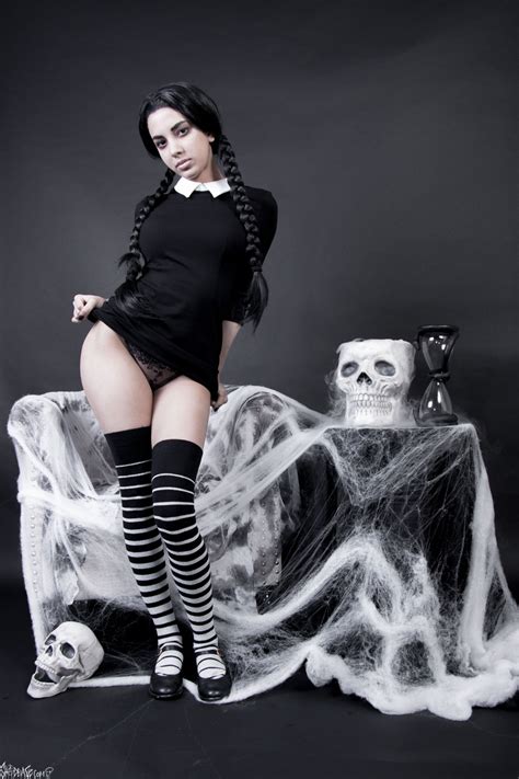 Wednesday Addams All Grown Up Swimsuit Succubus エロコスプレ