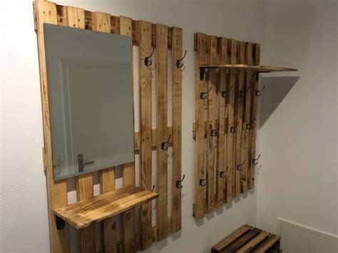 Aus und mit paletten kann man sein ganzes zimmer ausrüsten. Garderobe Bauen Aus Paletten / Garderobe aus Europlatte ...