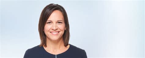 Isabelle charest joined the national team in 1988 and began to rise in prominence as a canadian short track speed skater in the early 1990s as she found more and more success in international events. Une première bouffée d'air pour les sportifs