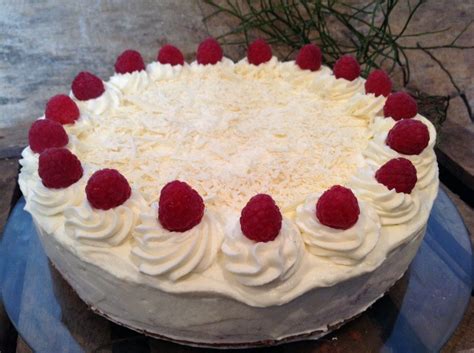 Zutaten für 1 springform (26 cm durchmesser): Himbeertorte mit weißer Schokolade | Himbeertorte, Himbeer ...