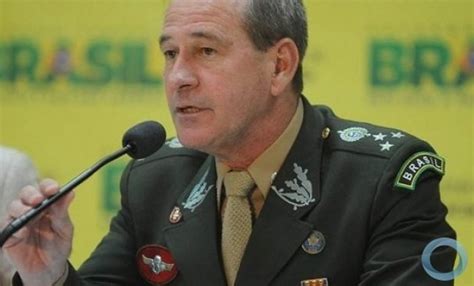 Ministro Da Defesa é único Representante Político Das Forças Armadas