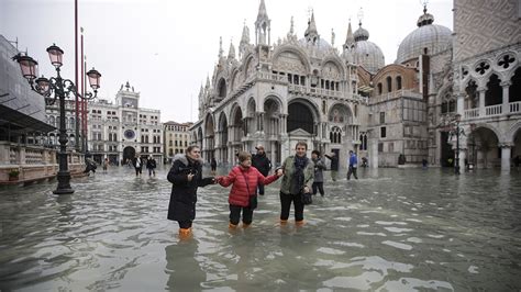 Venice Flooding Italy Set To Declare State Of Emergency In City