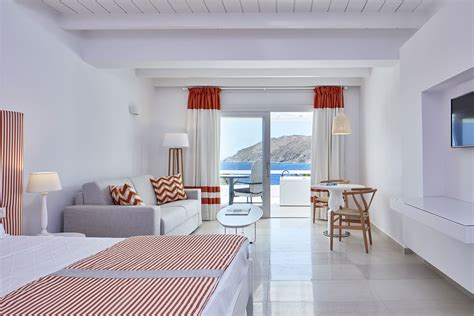 The hotel offers a beautiful garden, a swimming pool. Archipelagos Hotel - Mykonos Hotels