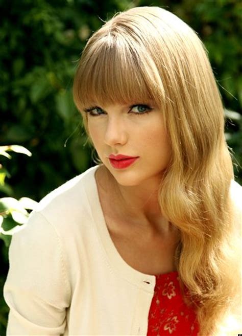 Taylor Swift Endorses No One Singer Wont Talk Politics Huffpost