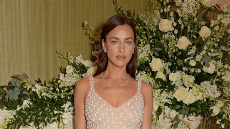 Irina Shayk Erschien Zur After Party Der BAFTAs Im Naked Dress Von