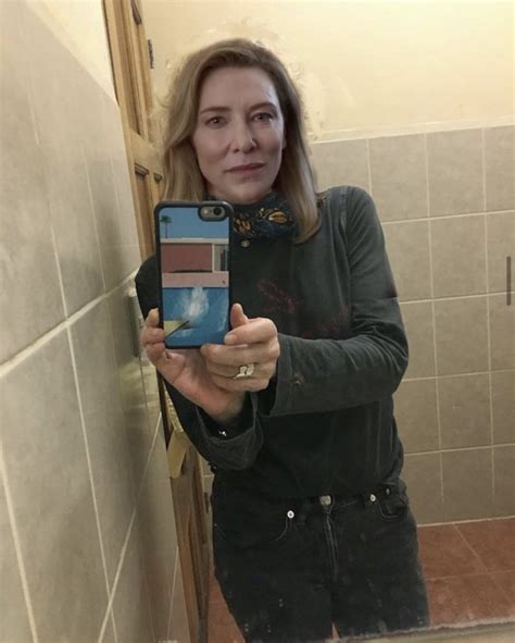 Soapy🧃 On Twitter Not Lydia Taking A Selfie While Her Gbf Showers