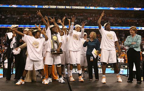 Summitt And Tennessee Roll To Another Title The New York Times