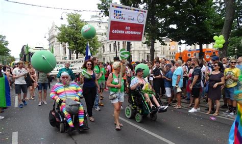 Ersatzprogramm fensterl parade 13.6.20 regenbogenparade über den wiener ring, um für die anliegen regenbogenparade: Regenbogenparade 2019 - Verband der Querschnittgelähmten ...