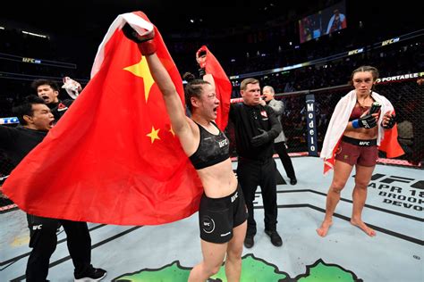 Congrats China S First Ufc Champion Zhang Weili Retained Her Ufc