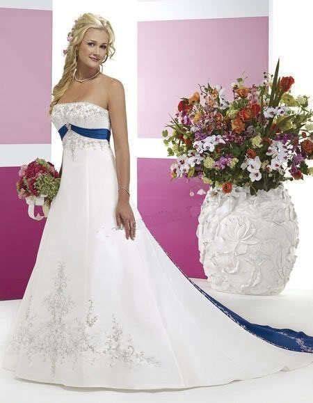 Betont wird der trägerlose ausschnitt durch den. 18+ Steps To Hochzeitskleid Weißmit Blau Of Your Dreams ...