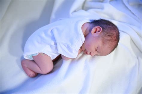 ¿cómo Cuidar A Un Bebé Prematuro