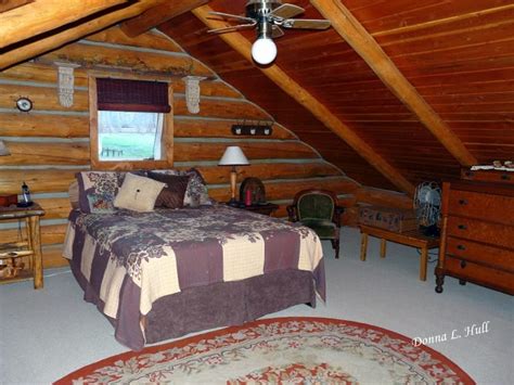 Whether you want inspiration for planning cabin loft stairs or are building designer cabin loft stairs from scratch, houzz has pictures from the best designers, decorators, and architects in the country, including smith & vansant architects pc and. Boomer Lodging Review of Mystic Rose Cabin in Fishtail ...