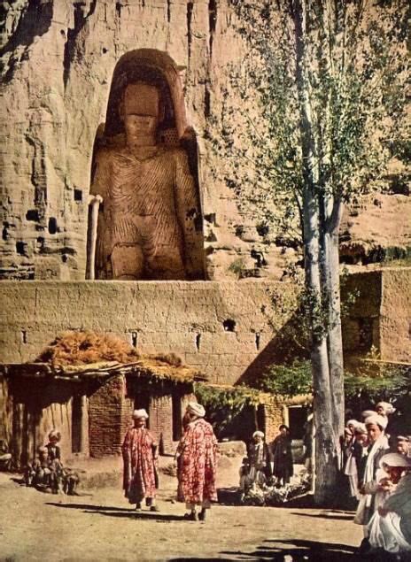 Bamiyan Buddha Statue Before Its Destruction In Afghanistan Ancient Mysteries Ancient Ruins