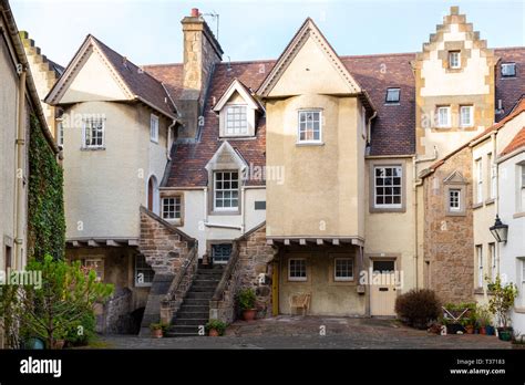 Edinburgh Scotland Whitehorse Close And Its Typical Old Houses In