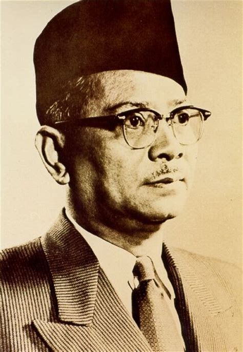 Beliau adalah presiden pertama dalam sejarah indonesia. Tokoh Sejarah Malaysia: Perdana Menteri