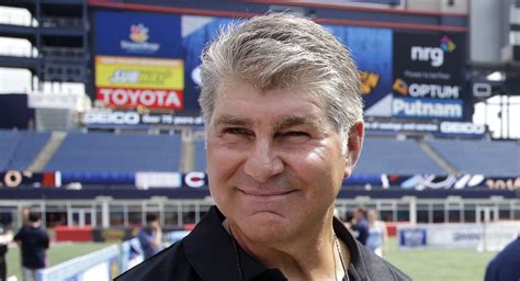 Ray Bourque Apologizes For Crossing Stop And Shop Picket Line