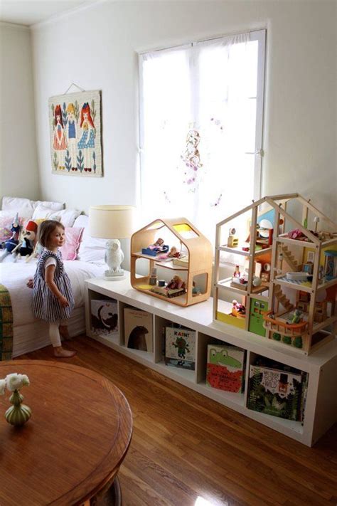 Here are a ton of amazing diy kid's bookshelf ideas to get those books organized! Different Ways To Use & Style Ikea's Versatile Expedit Shelf
