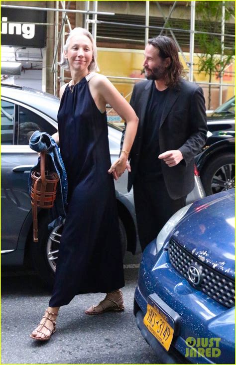 Keanu Reeves Holds Hands With Girlfriend Alexandra Grant While Catching A Broadway Show Photo