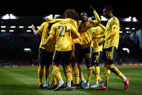 Arsenal to wear full yellow kit for Southampton clash