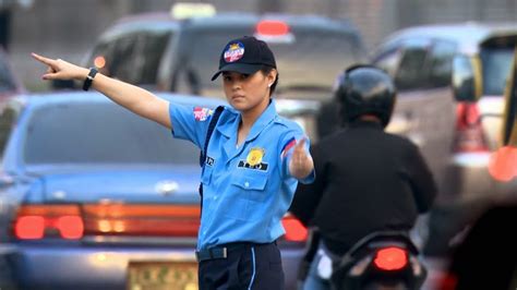 Traffic Enforcer In The Philippines What You Can Do When Stopped By A