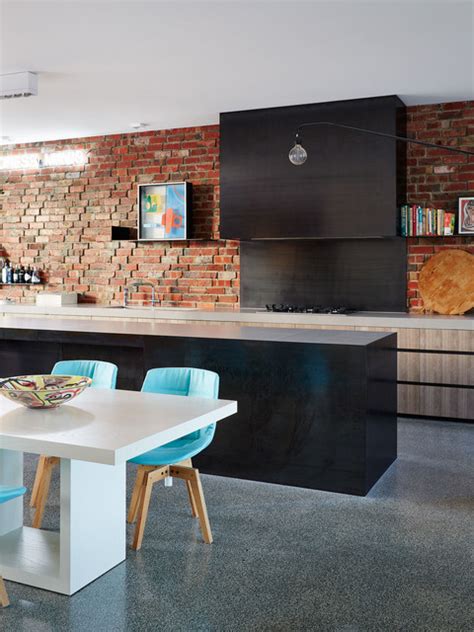 20 Stunning Kitchens With Brick Backsplash For Pleasant Atmosphere