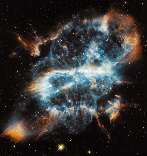 Hubble Views Planetary Nebula Ngc 5189