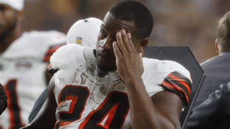 Nfl Star Nick Chubb Suffers Season Ending Knee Injury Uncertain Future