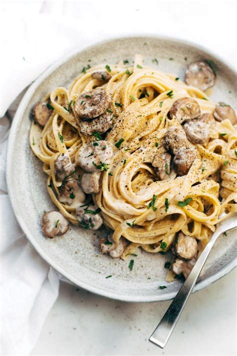 Date Night Mushroom Fettuccine - Pinch of Yum | Recipe ...