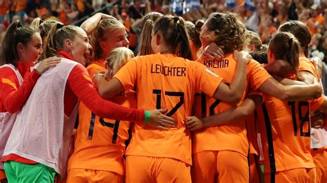 Jonker Plaatst Zich Met Oranje Leeuwinnen In Slotseconde Voor WK