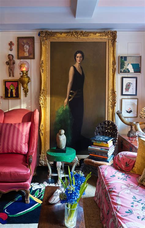 Gloria Vanderbilts Son Describes The Objects In Her Home The World