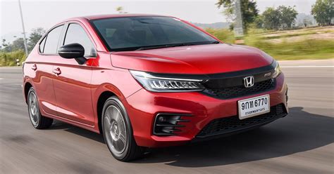 The 5 seater sedans car has 135 mm ground clearance, 2589 mm. Honda City 2020 - India akan dapat enjin 1.5L i-VTEC NA ...