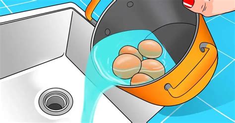 Verser l eau de cuisson des oeufs dans l évier est une mauvaise idée